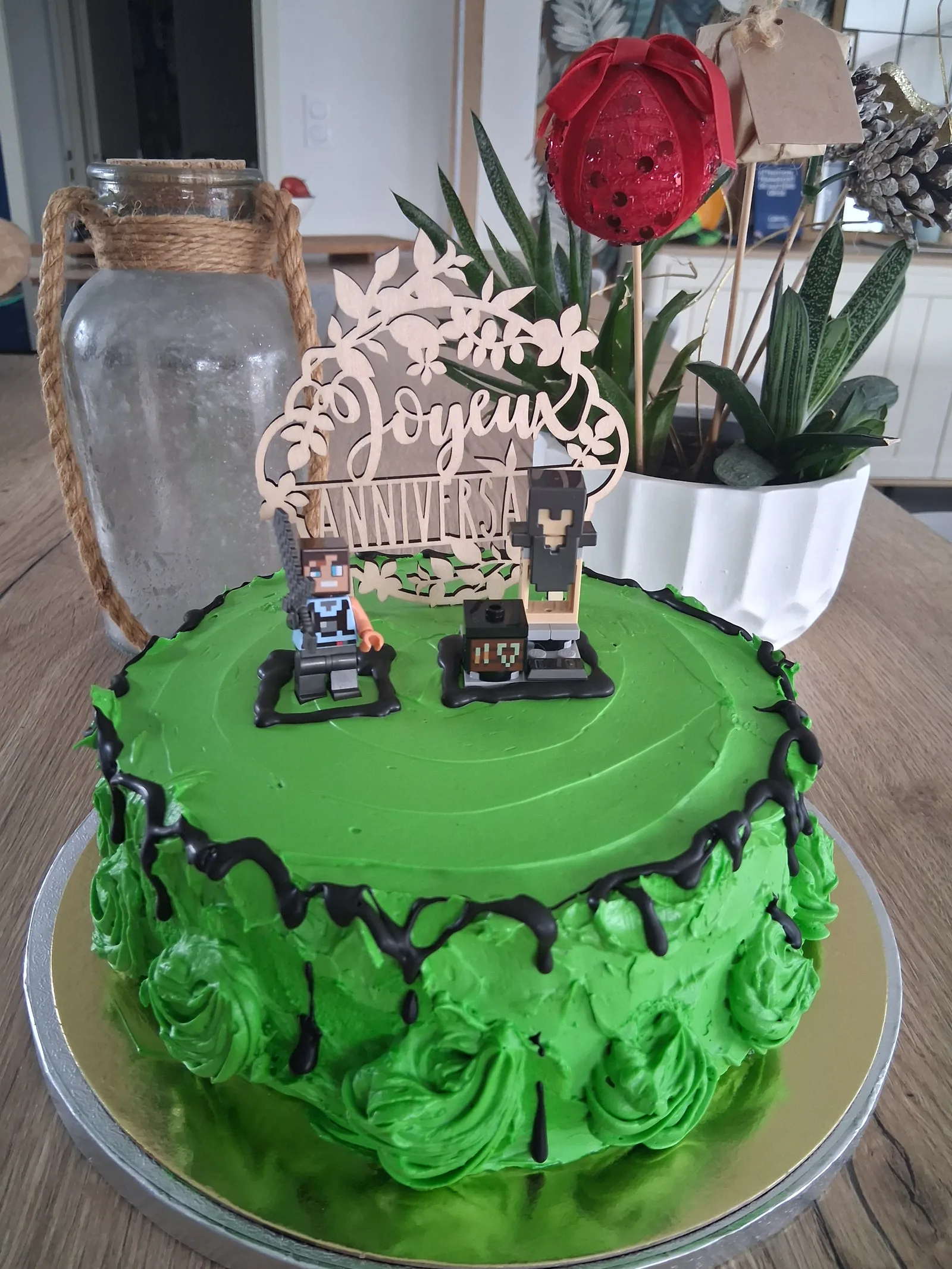 Cake design anniversaire Minecraft