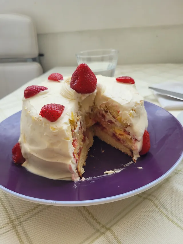 Layer Cake "Sa Majesté La Reinz Fraise"