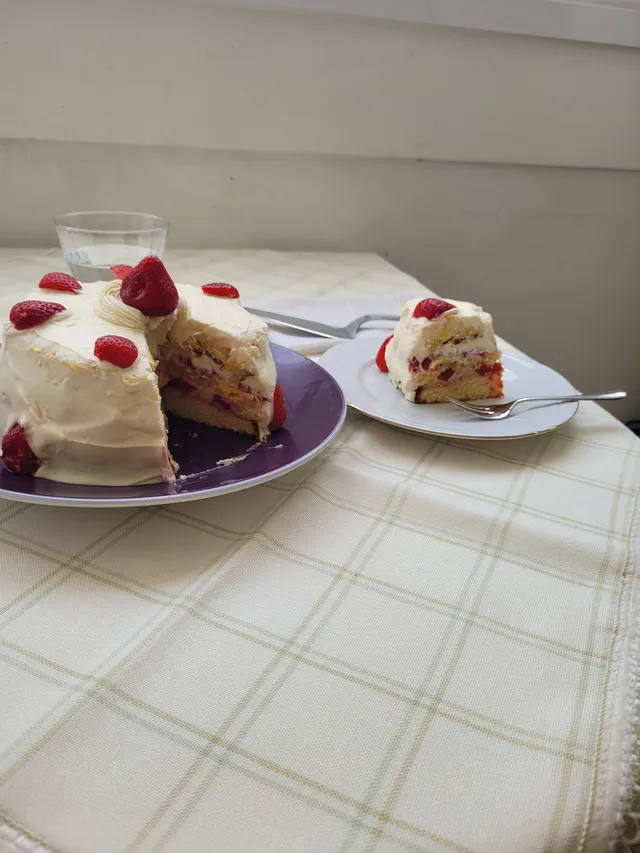 Layer Cake "Sa Majesté La Reinz Fraise"