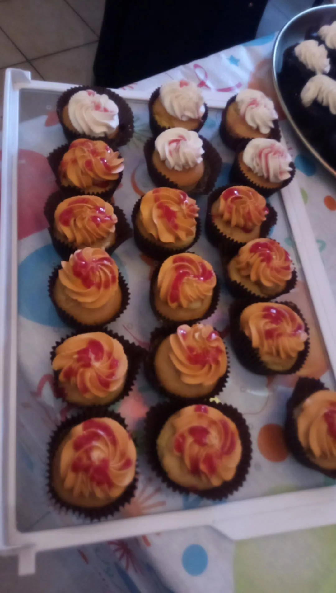 layer cake/cupcakes 8ans de mon fils