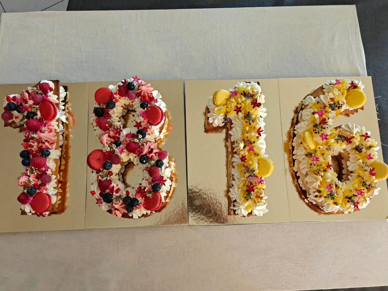 Number cakes anniversaires