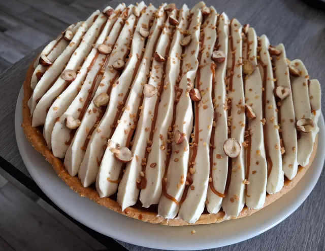 Tarte poire noisette caramel beurre salé ganache monté vanille