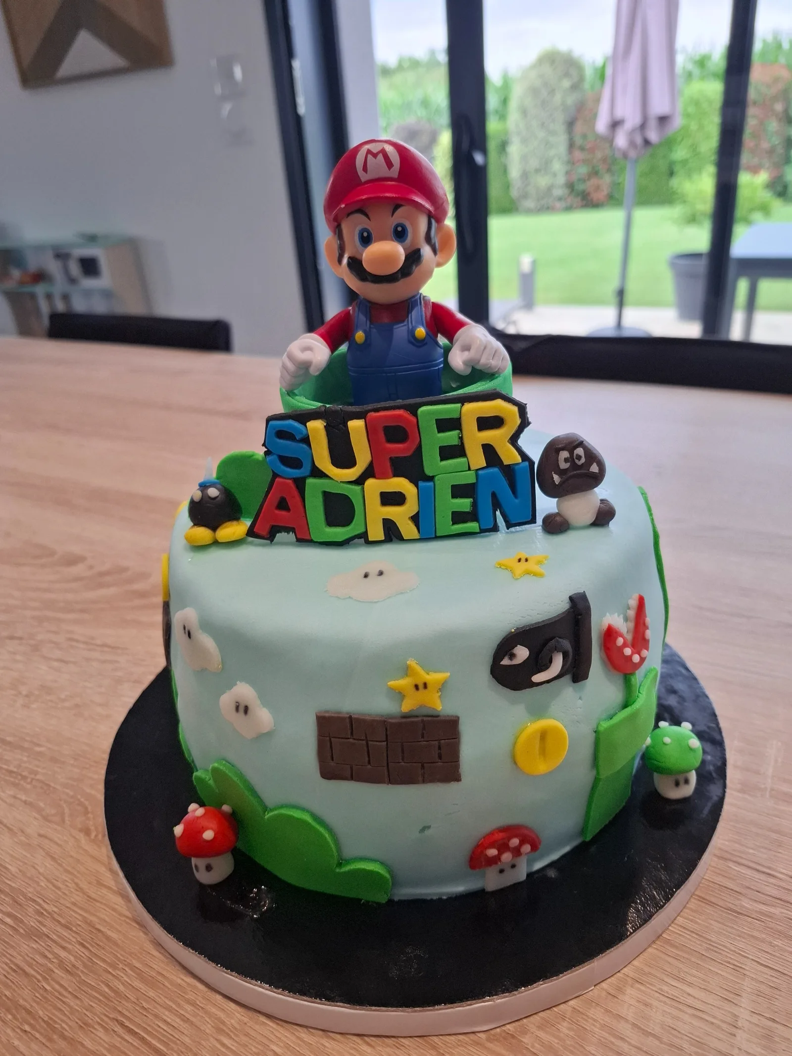 Layer cake Mario