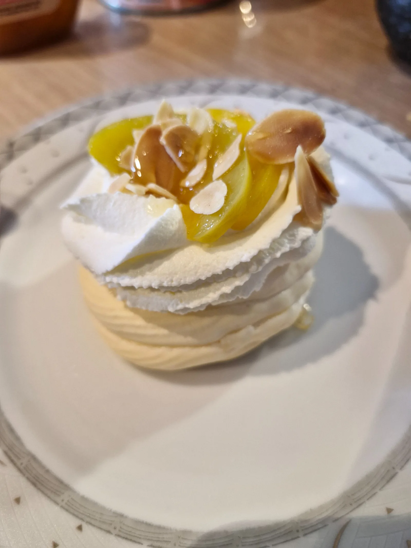 Pavlova pêche/vanille