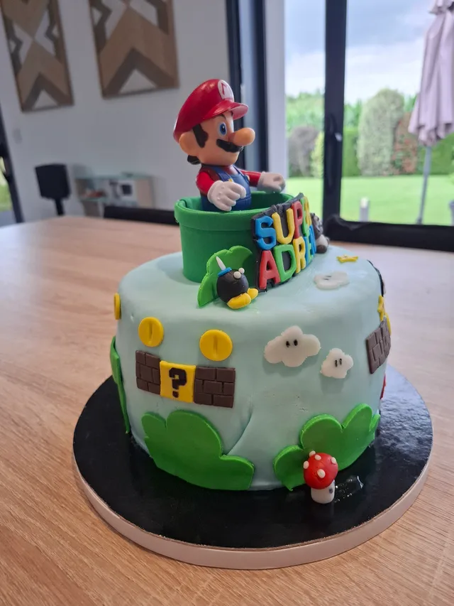 Layer cake Mario